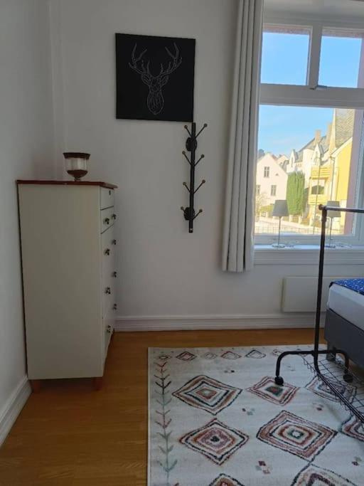 Ocean View, Central, Rustic Apartment *