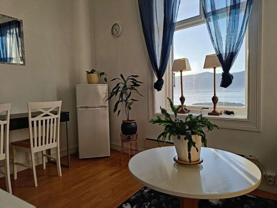 Apartment Ocean View, Central, Rustic Alesund