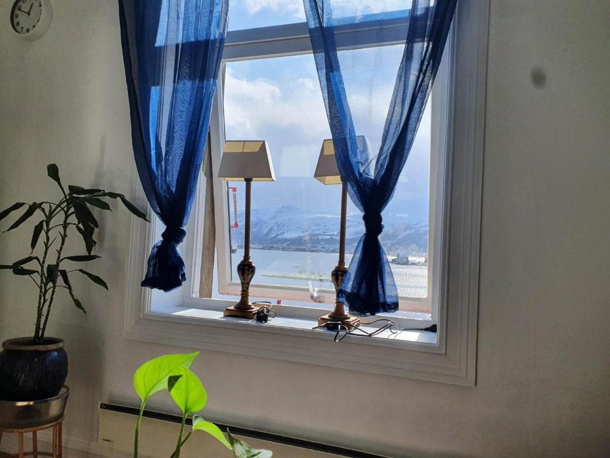 Ocean View, Central, Rustic Apartment